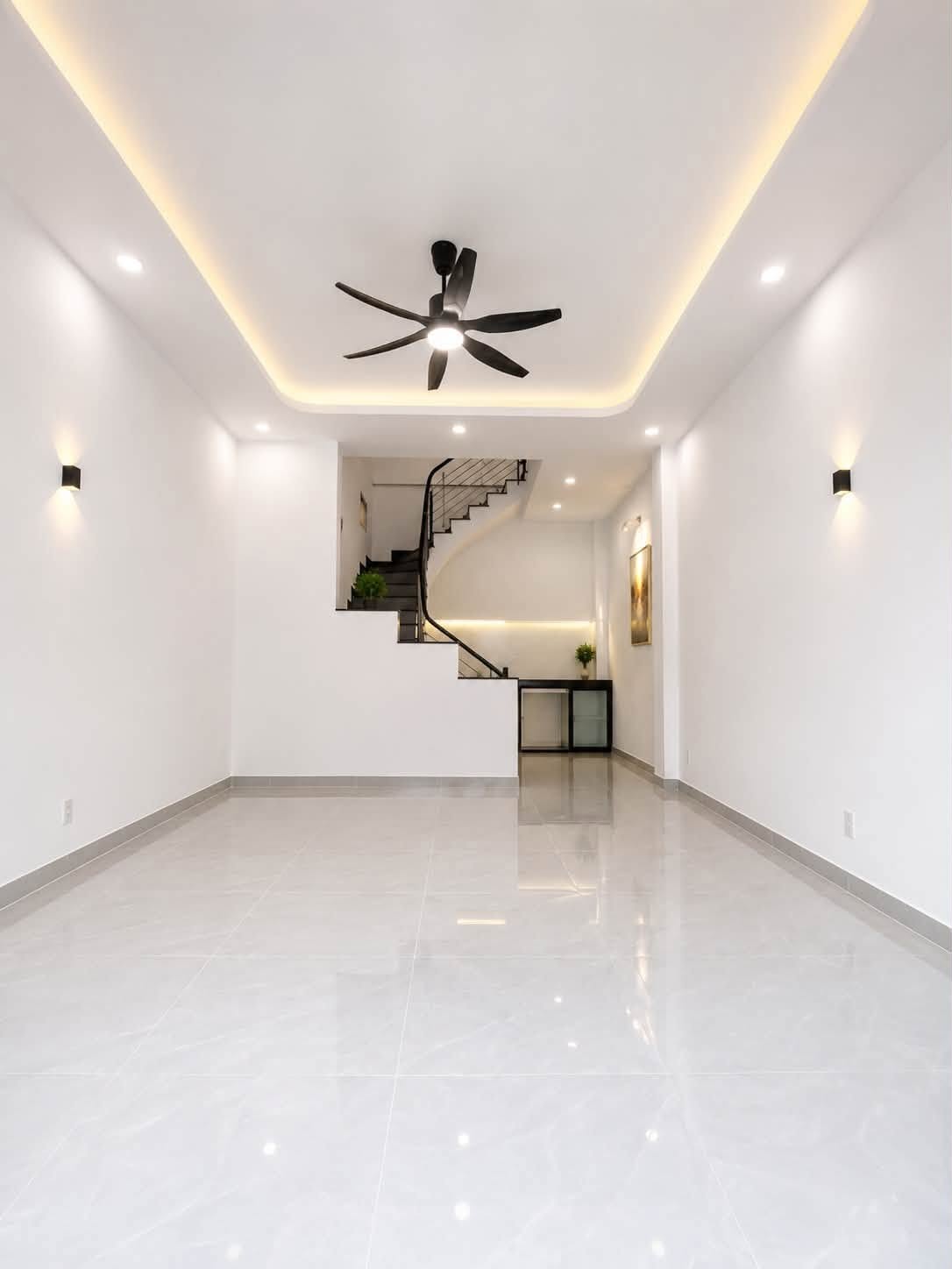 MỞ BÁN SIÊU PHẨM  – ĐỐI DIỆN ĐHCT – HXH THÔNG SÁT MẶT TIỀN – NHÀ MỚI 4 TẦNG NỞ HẬU VÀNG