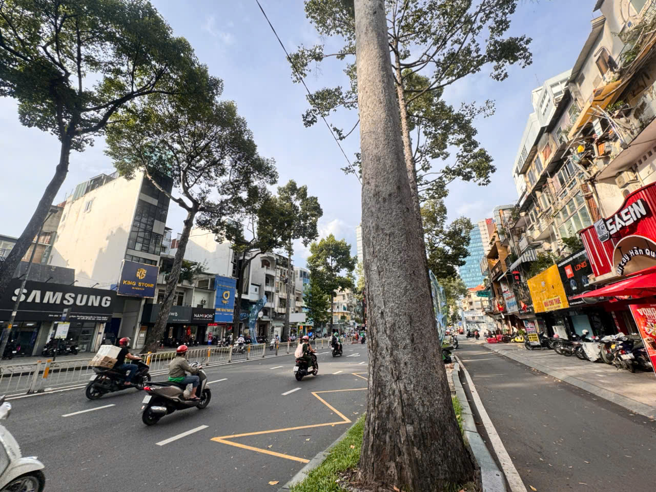 BÁN TÒA NHÀ MASSAGE KING STONE 7 TẦNG CÓ HẦM - MẶT TIỀN KD Đ.TRẦN HƯNG ĐẠO, QUẬN 1 - DÒNG TIỀN 130 TRIỆU/THÁNG - GIÁ TỐT NHẤT KHU VỰC ĐANG CHÀO CÓ KẾT CẤU* LH GIANG GIANG: 093.86.76.685