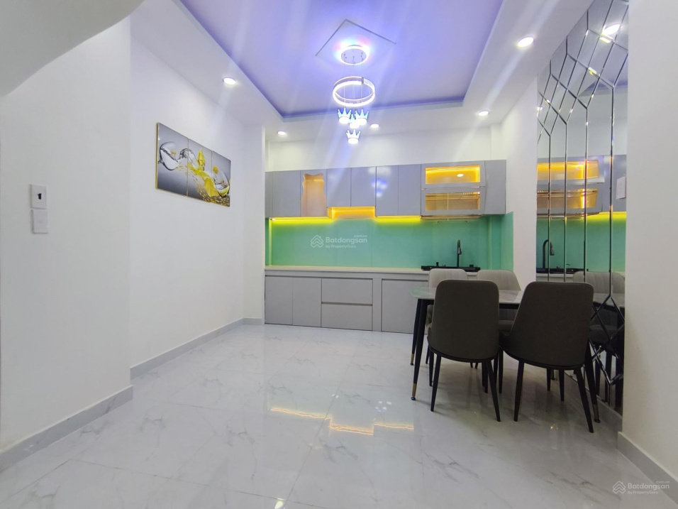 Nhà 3 tầng, Nhỉnh 6 tỷ , 44m2  4x11m Dương Bá Trạc thông Cầu Nguyễn Văn Cừ