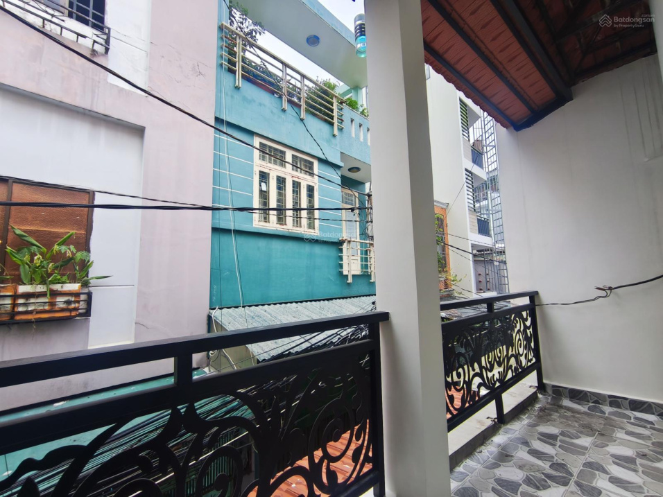 Nhà 3 tầng, Nhỉnh 6 tỷ , 44m2  4x11m Dương Bá Trạc thông Cầu Nguyễn Văn Cừ