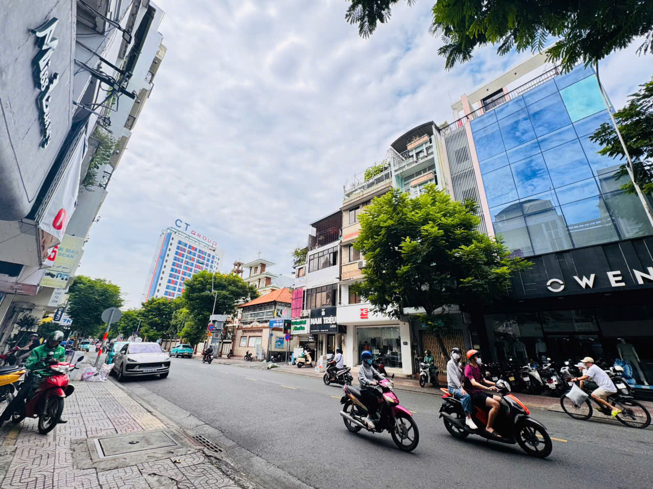 QUẬN 1: CHỦ XƯA NAY 0938676686 BÁN NHÀ 2 TẦNG MẶT TIỀN LÊ VĂN SỸ, P.NHIÊU LỘC- DT 4M*20M VUÔNG ĐẸP- PHỐ THỜI TRANG NHỘN NHỊP KHAI THÁC GIÁ TRỊ CAO