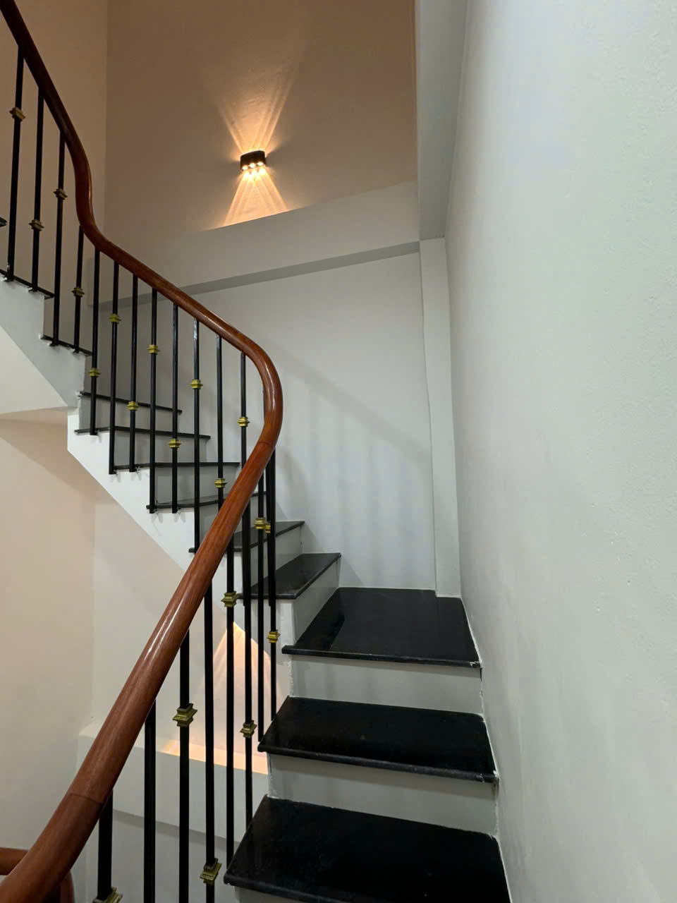 Cho thuê nhà, 92m2- 5T, Nguyễn Chánh, Nam Trung Yên, Trung Kính -26 tr