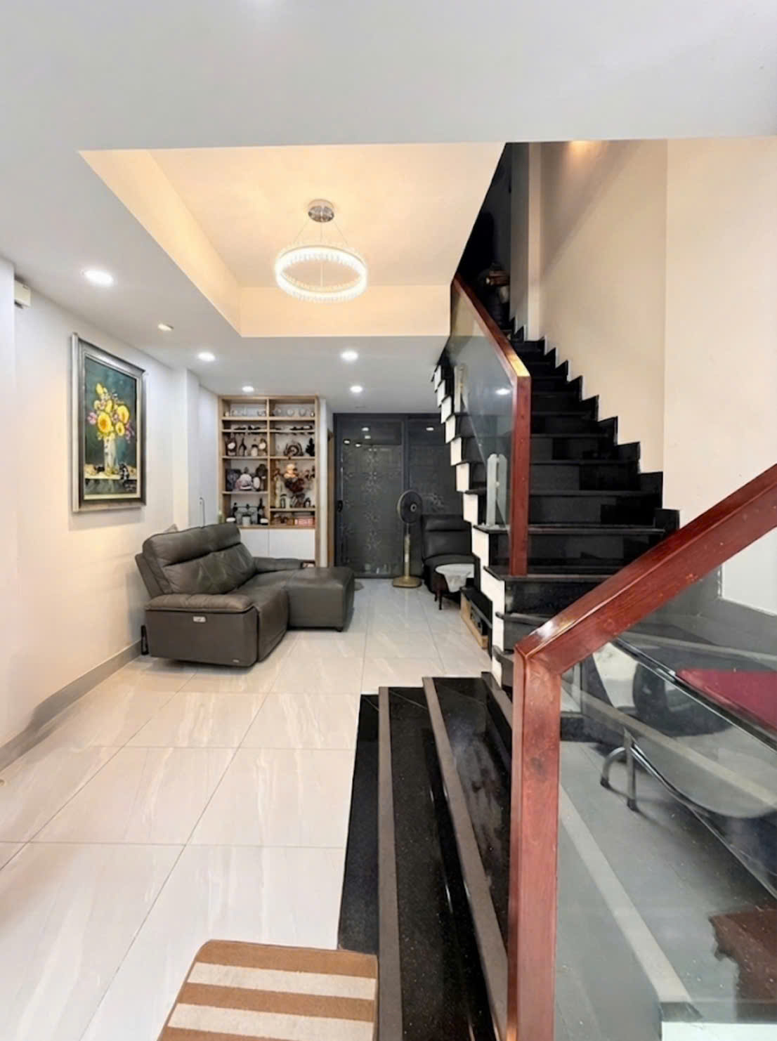 TRUNG TÂM VIP BÀN CỜ QUẬN 3 - 5 TẦNG KTS THIẾT KẾ - SÁT VÁCH Q1 Q10 - 40M²-3