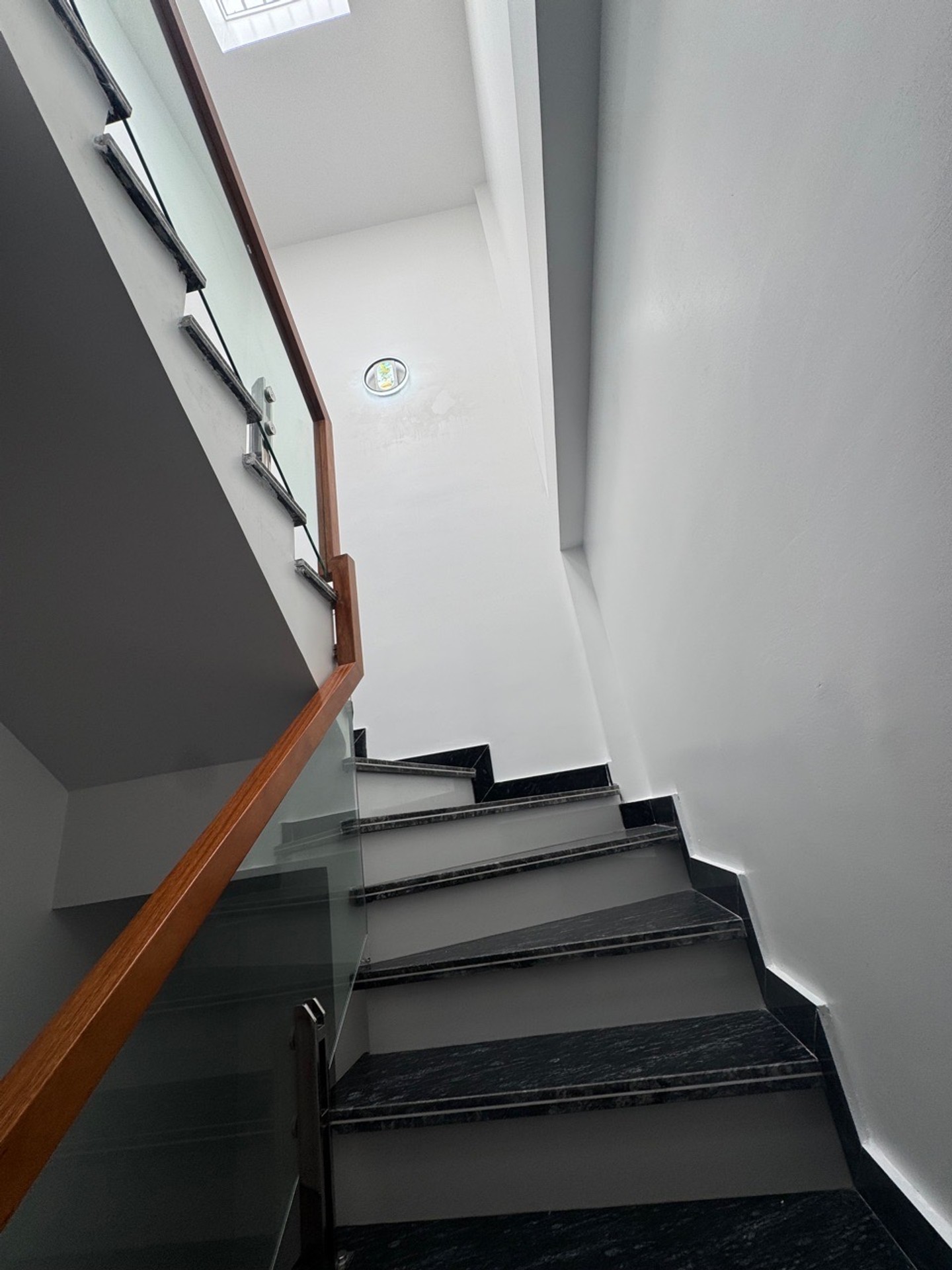 Nhà 4 tầng đẹp - Trung tâm Miếu Hai Xã-4