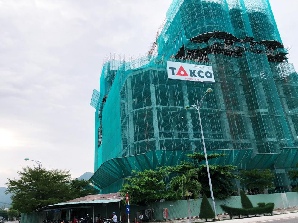 Tòa B đang đổ cột tầng 8