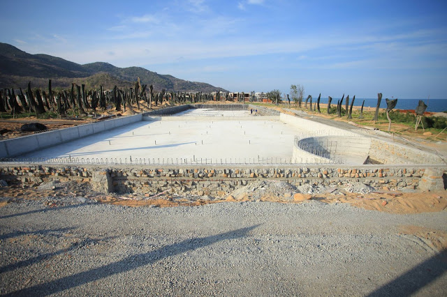 Khu hồ bơi 2100m2 đã hoàn thành xong phần bê tông