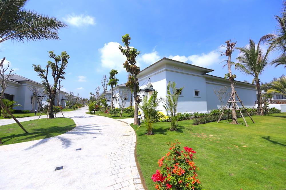Tất cả các căn hoàn thiện nội thất, đang vệ sinh tinh và hoàn thiện cảnh quan xung quanh để nghiệm thu.