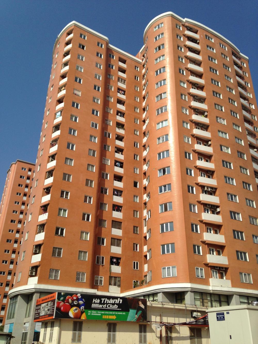 Một tòa đã hoàn thiện, một tòa đang hoàn thiện bên ngoài để bàn giao