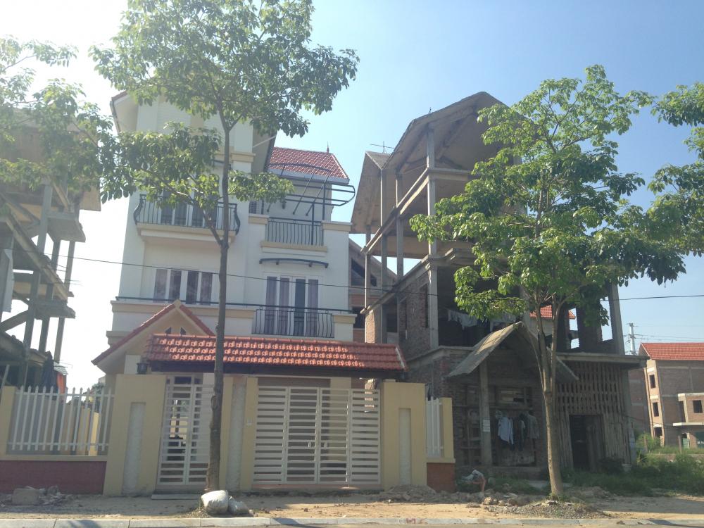 Khu biệt thự một số căn đã bàn giao, một số căn đang xây thô