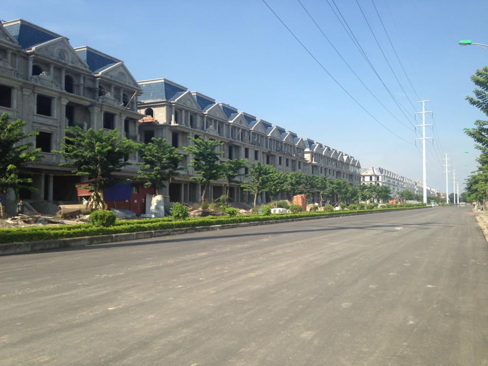 Shophouse đã cơ bản hoàn thiện thô