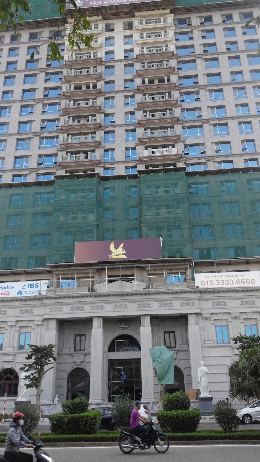 Dự án đang tiếp tục hoàn thiện mặt ngoài
