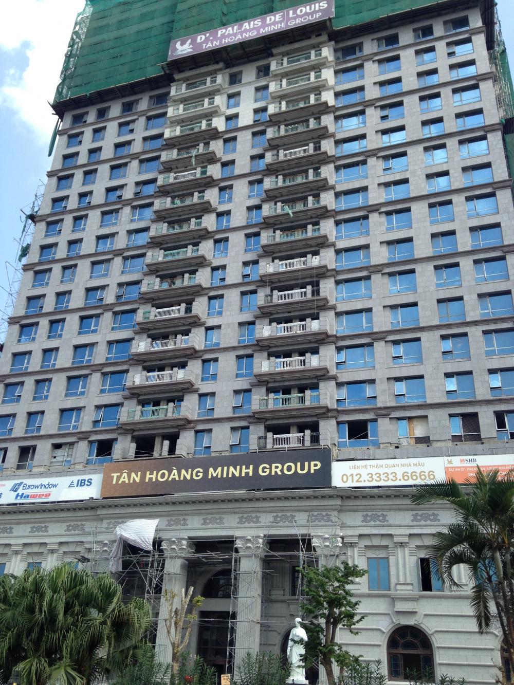 Dự án thi công xong thô, đang lắp đặt cửa kính, mặt ngoài dự án