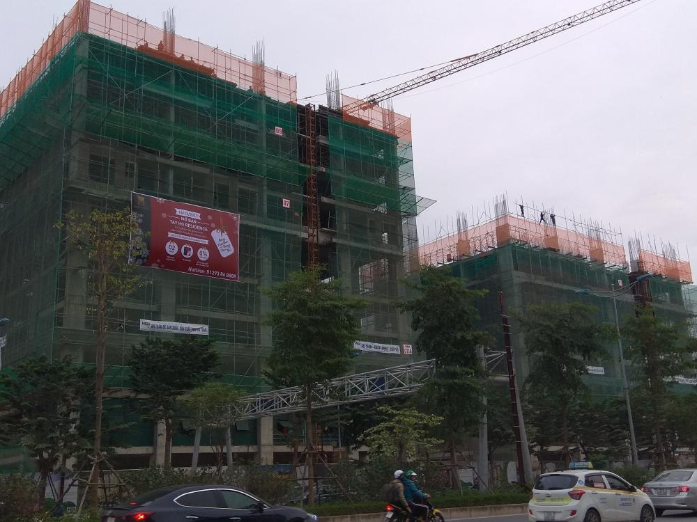 1 tòa đang thi công tới mặt sàn tầng 8, 1 tòa thi công tới mặt sàn tầng 11